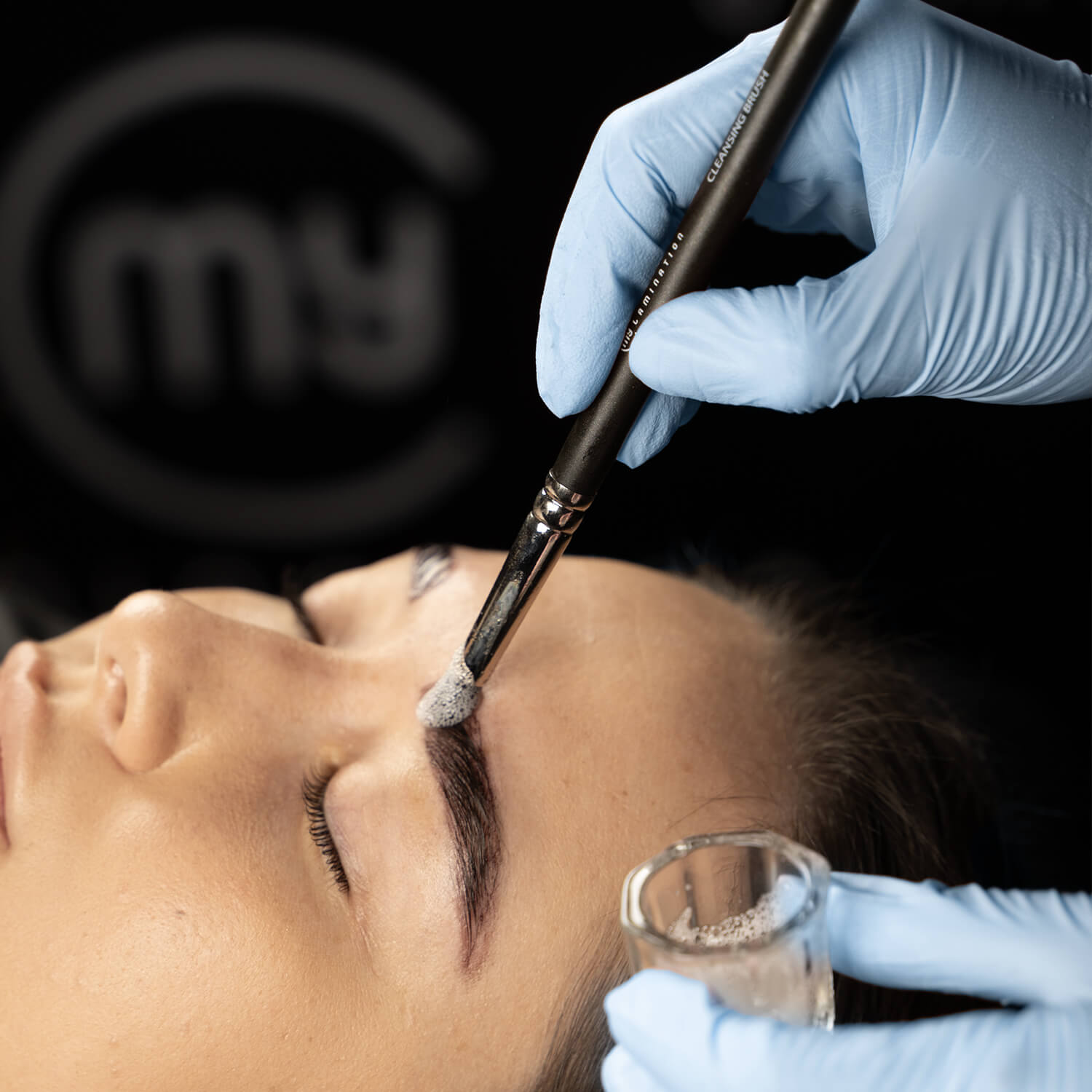 Cleansing Brush utilizzato su modella